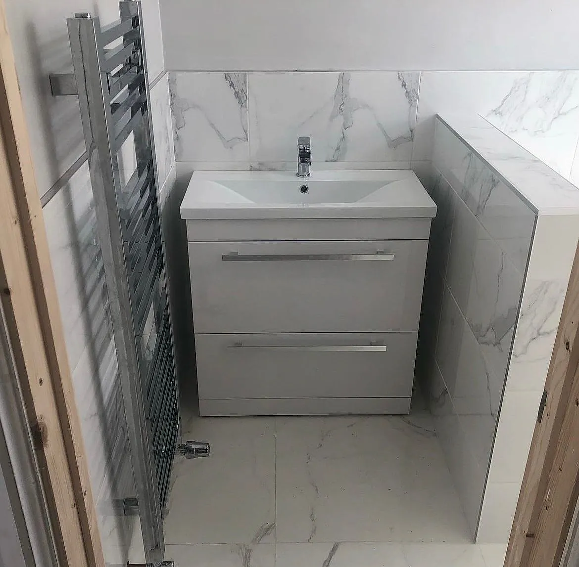 white vanity unit