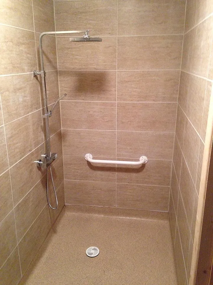 Walk-in shower - Loughton